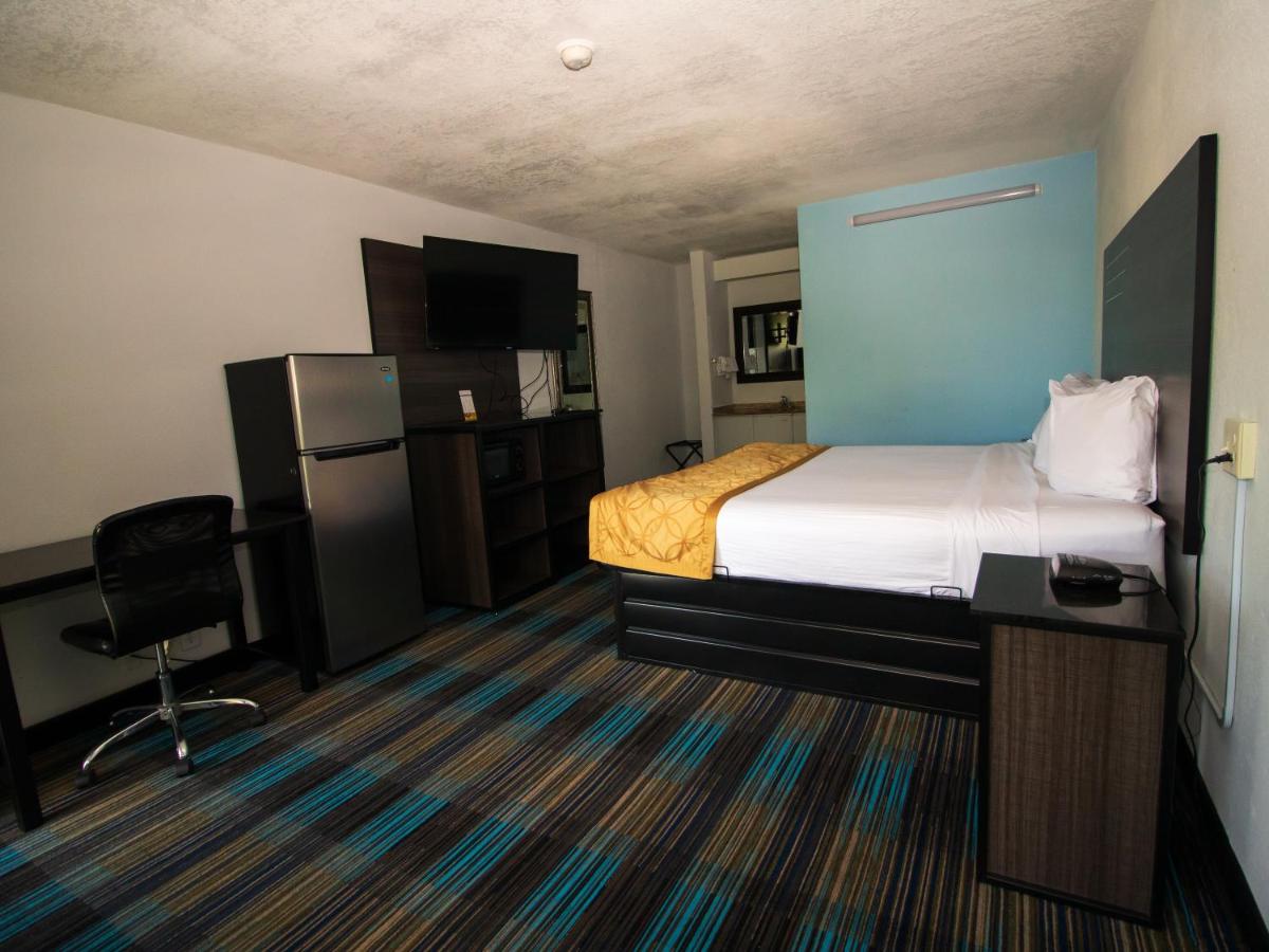 King Room at Sweet Dream Inn University Park