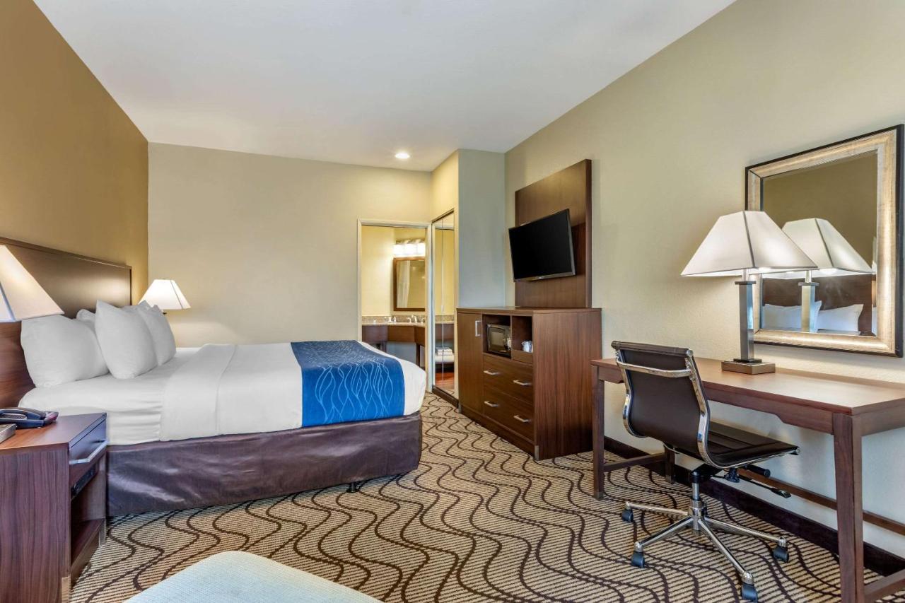 Standard King Room with Pool View - Non-Smoking at Comfort Inn & Suites Orange County John Wayne Airport
