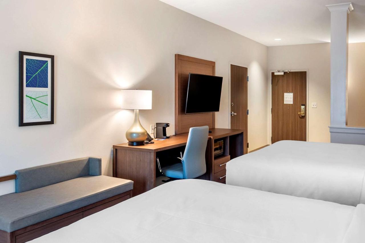 Queen Suite with Two Queen Beds - Accessible/Non-Smoking at Comfort Suites Grandview - Kansas City
