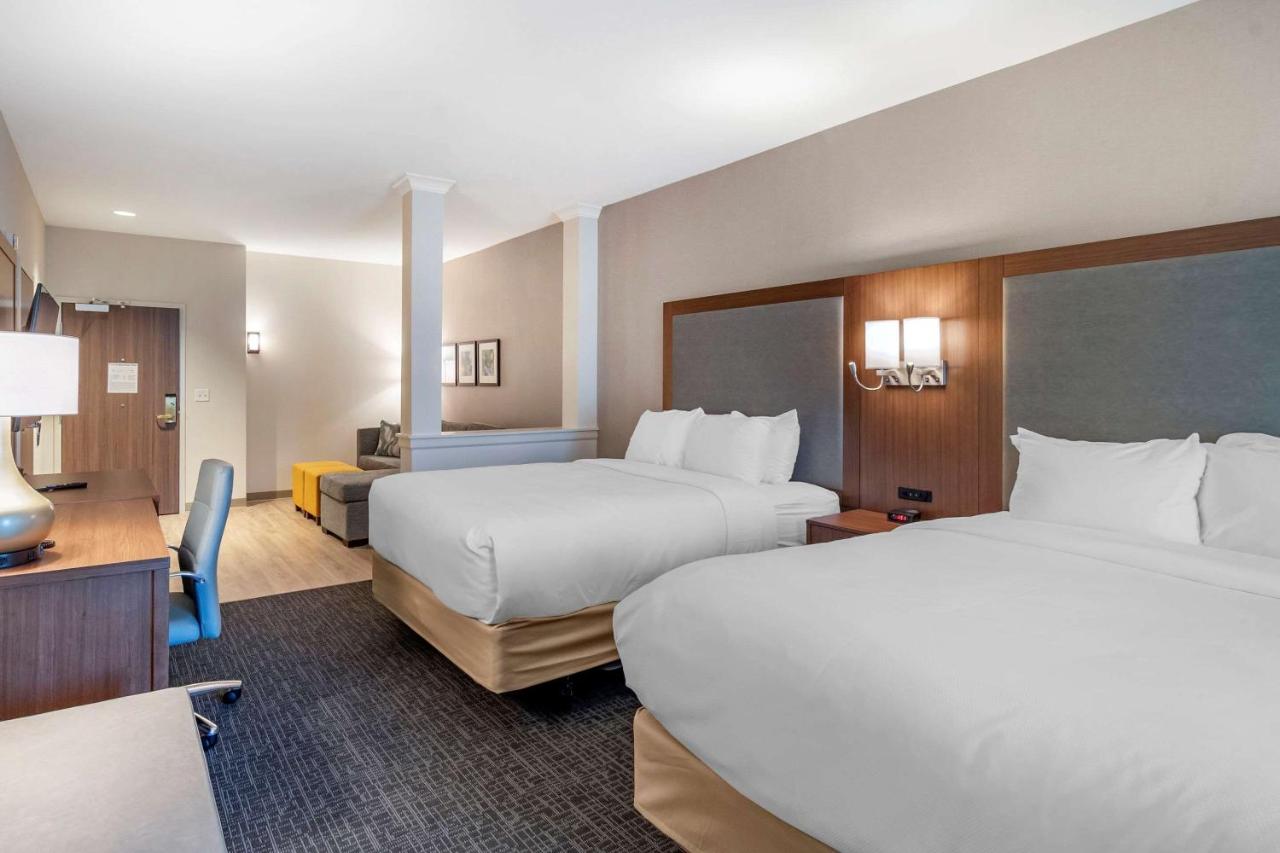 Queen Suite with Two Queen Beds - Accessible/Non-Smoking at Comfort Suites Grandview - Kansas City
