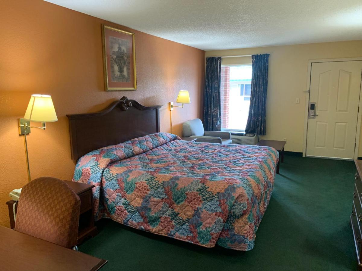 | Coachman's Inn Motel