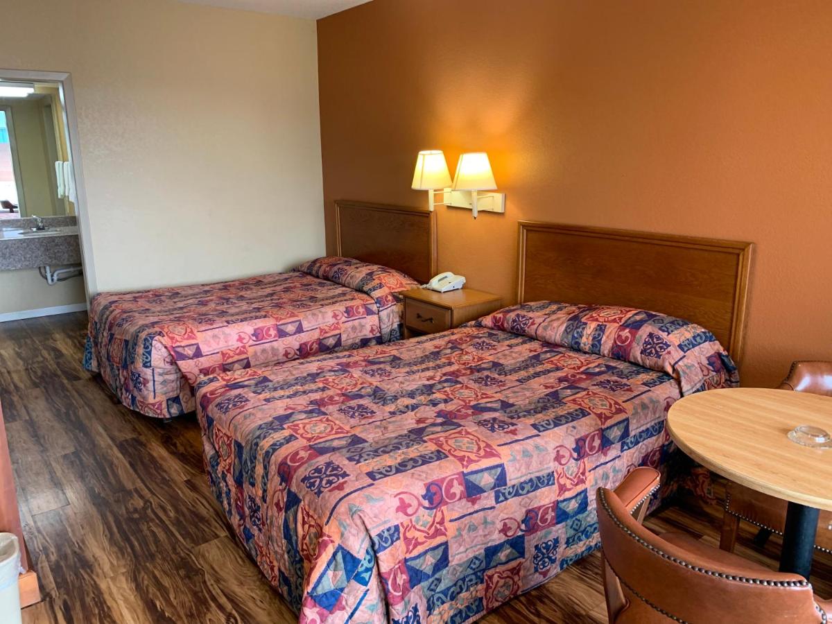 | Coachman's Inn Motel