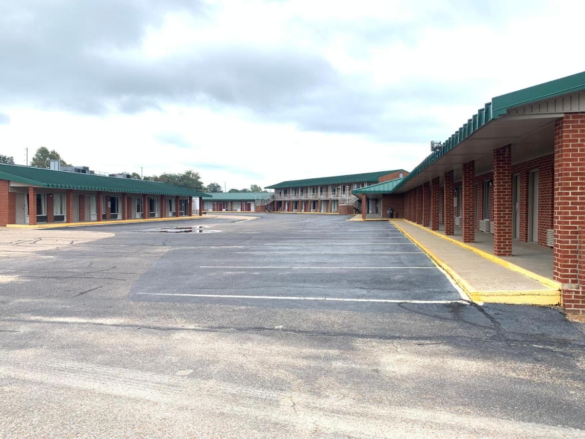  | Coachman's Inn Motel