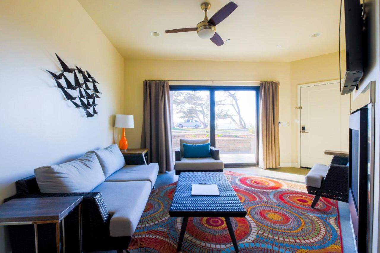 | Baywood Inn Bed & Breakfast
