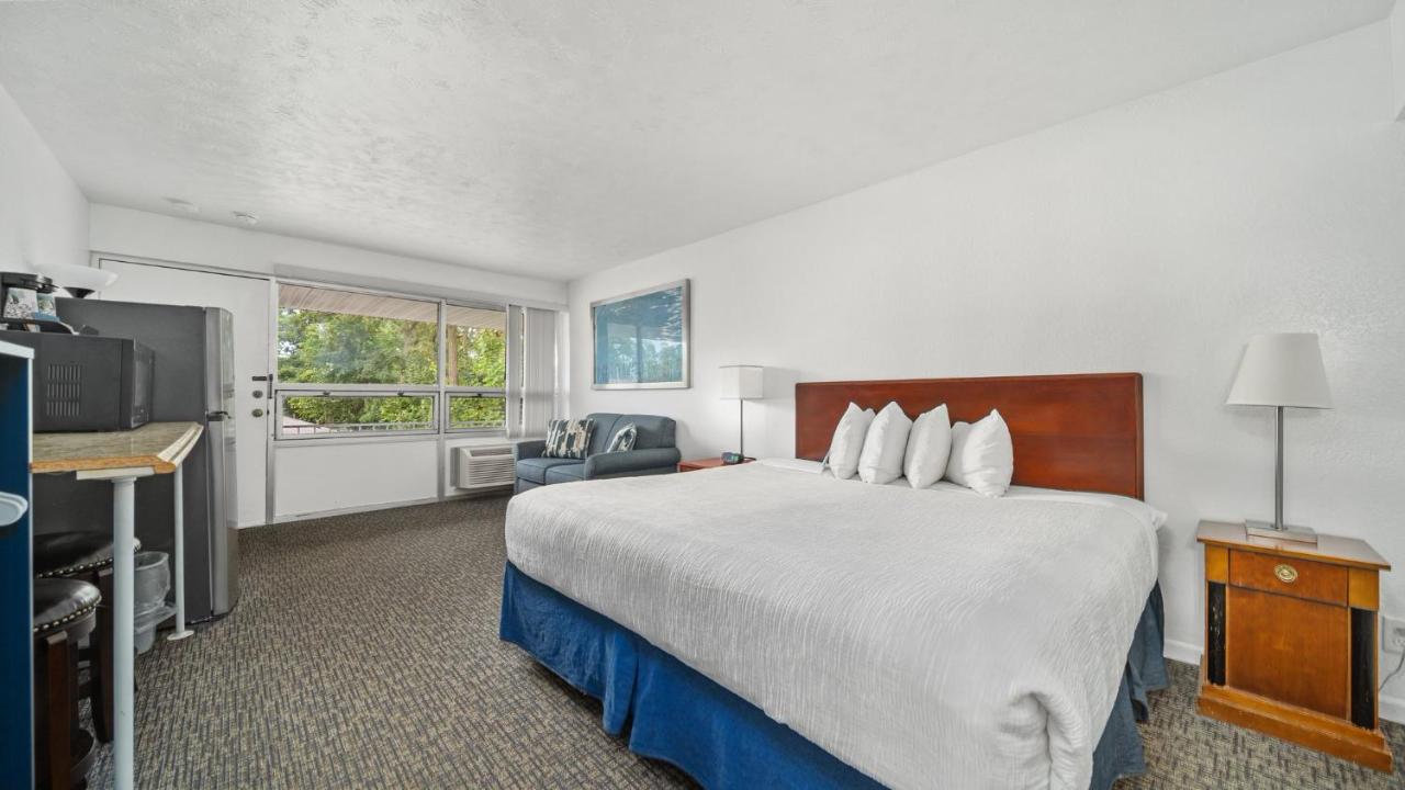  | Grand Traverse Motel