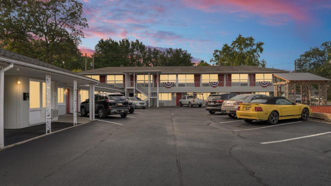  | Grand Traverse Motel