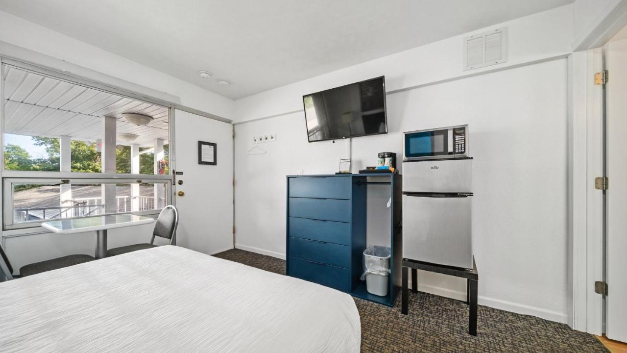  | Grand Traverse Motel