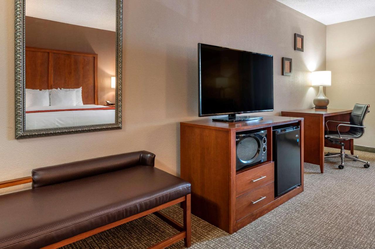 | Comfort Inn Lawrenceburg