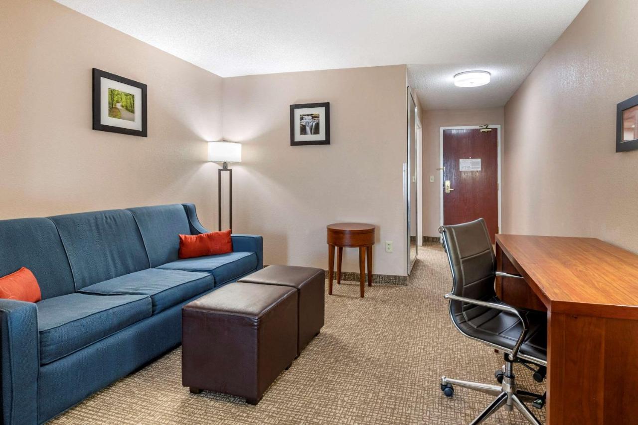 | Comfort Inn Lawrenceburg