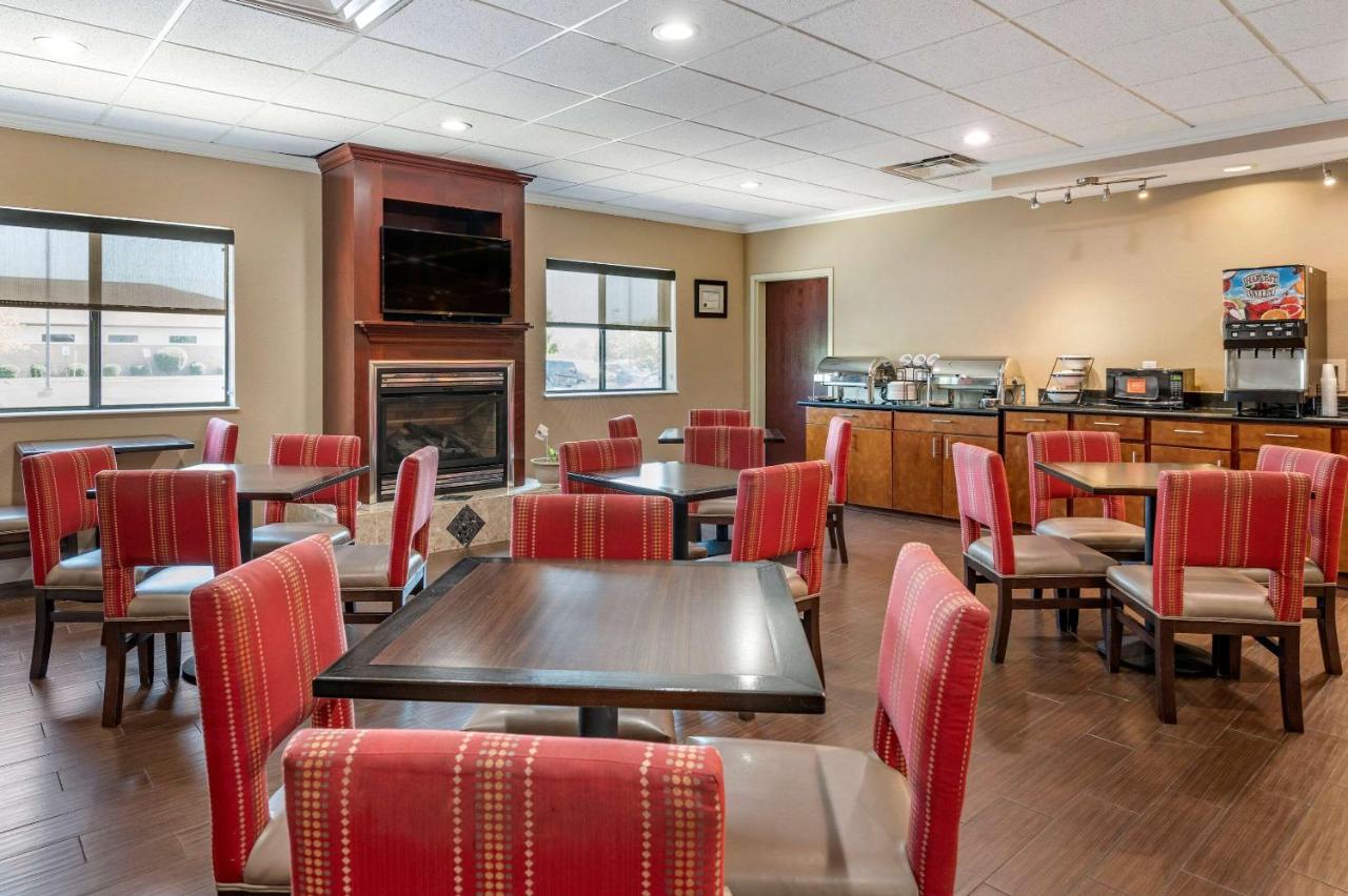 | Comfort Inn Lawrenceburg