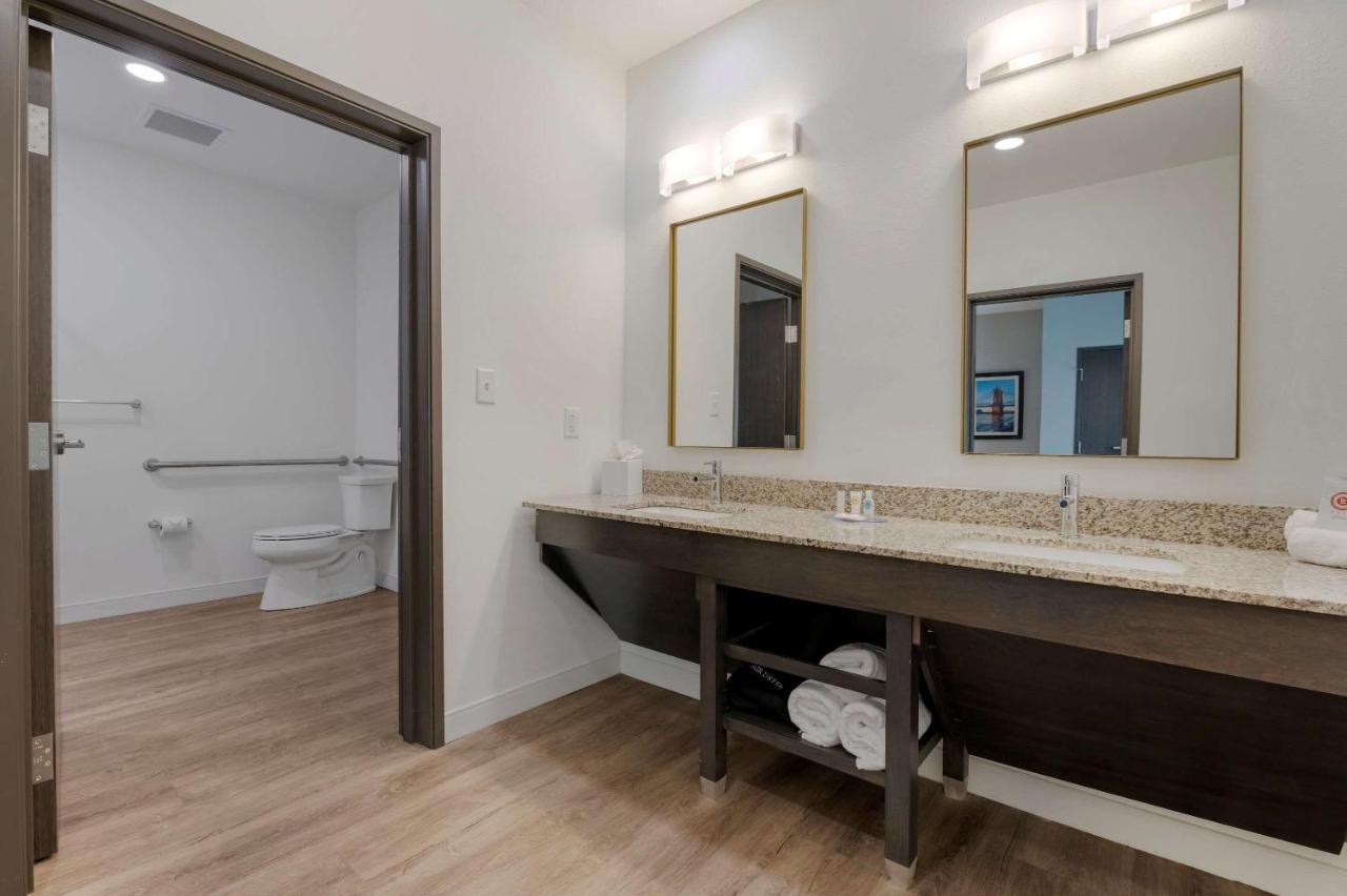 Queen Room with Two Queen Beds - Accessible/Non Smoking at Comfort Suites Cincinnati University - Downtown
