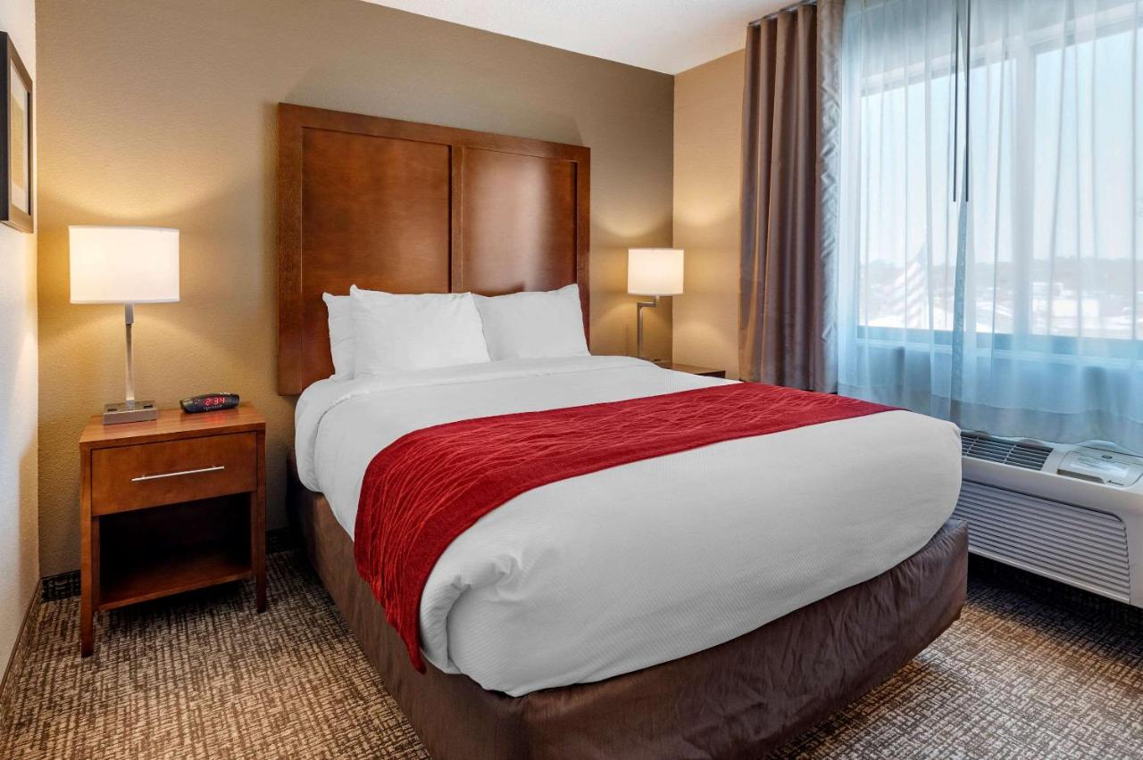 | Comfort Inn La Porte