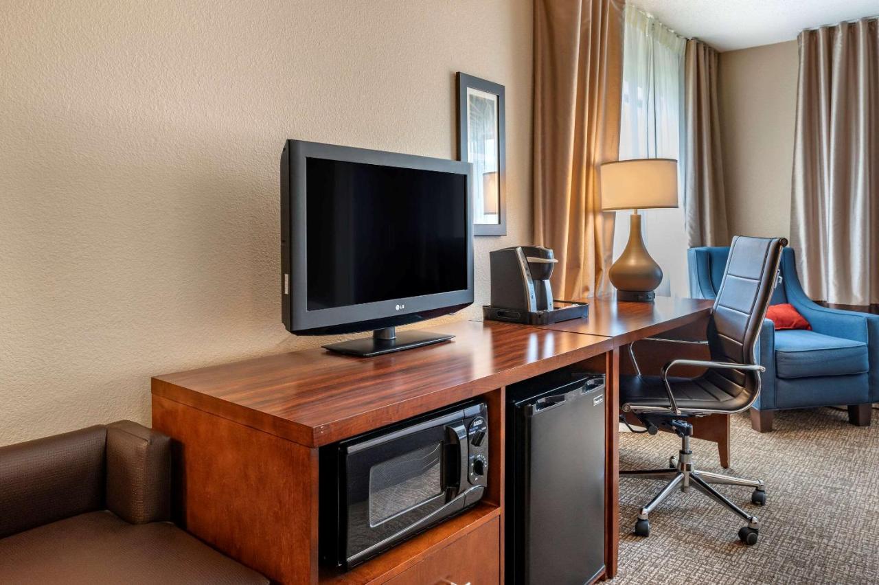 | Comfort Inn La Porte