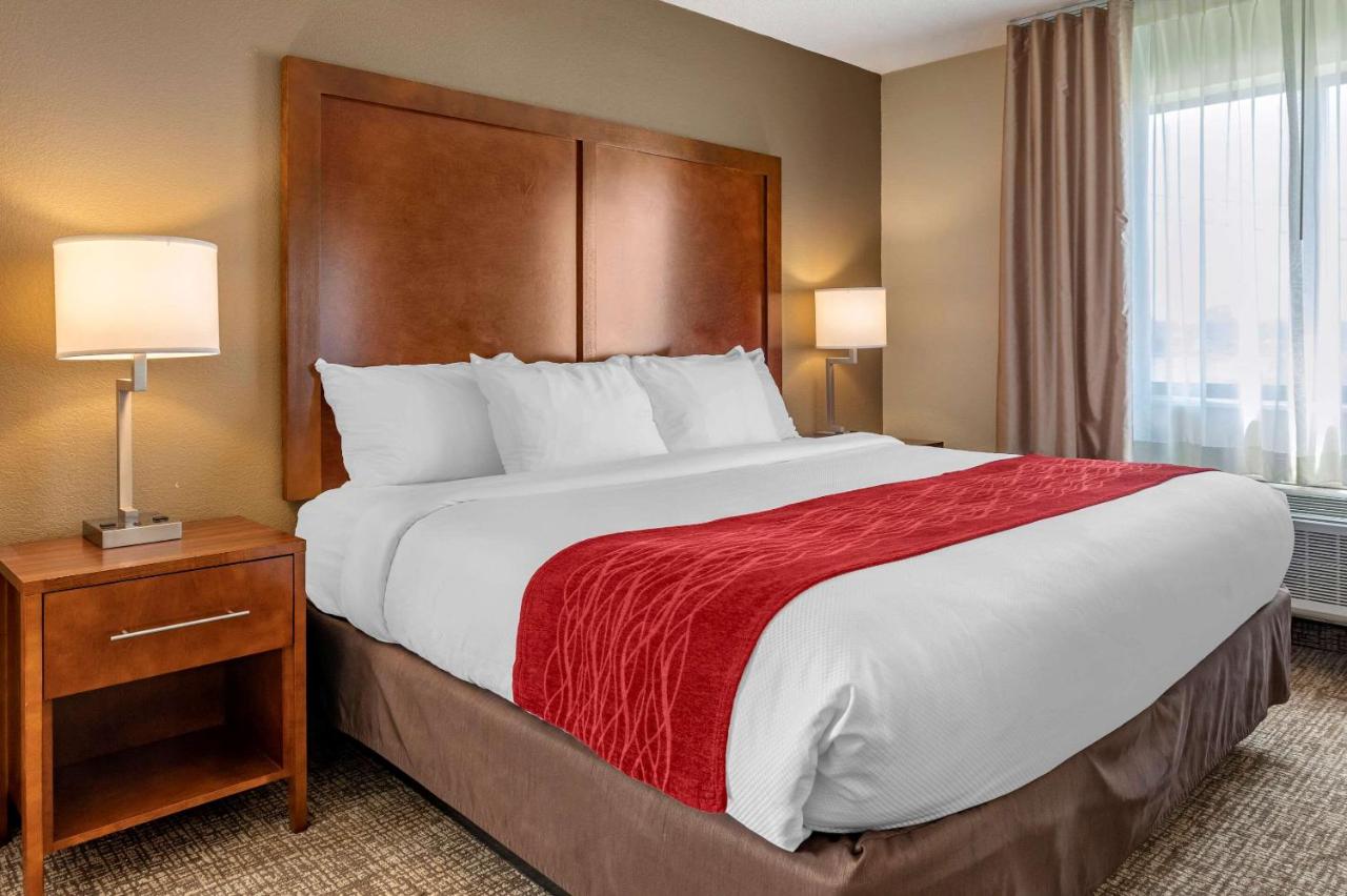 | Comfort Inn La Porte