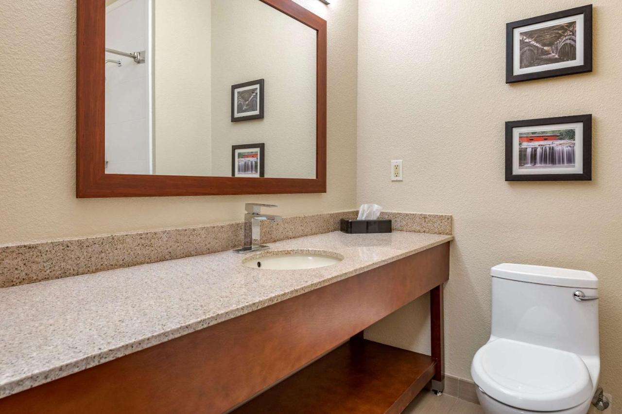 | Comfort Inn La Porte
