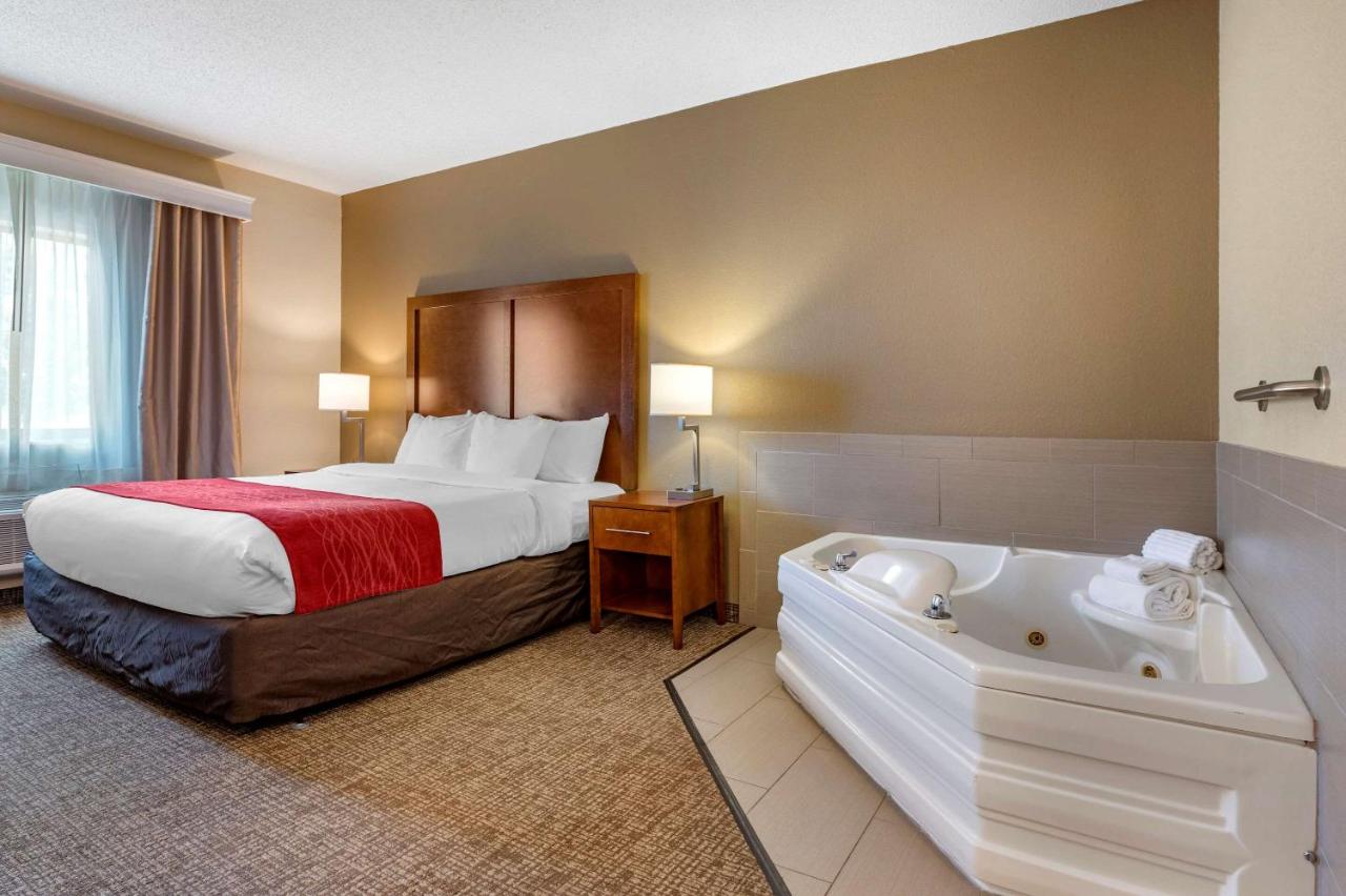 | Comfort Inn La Porte