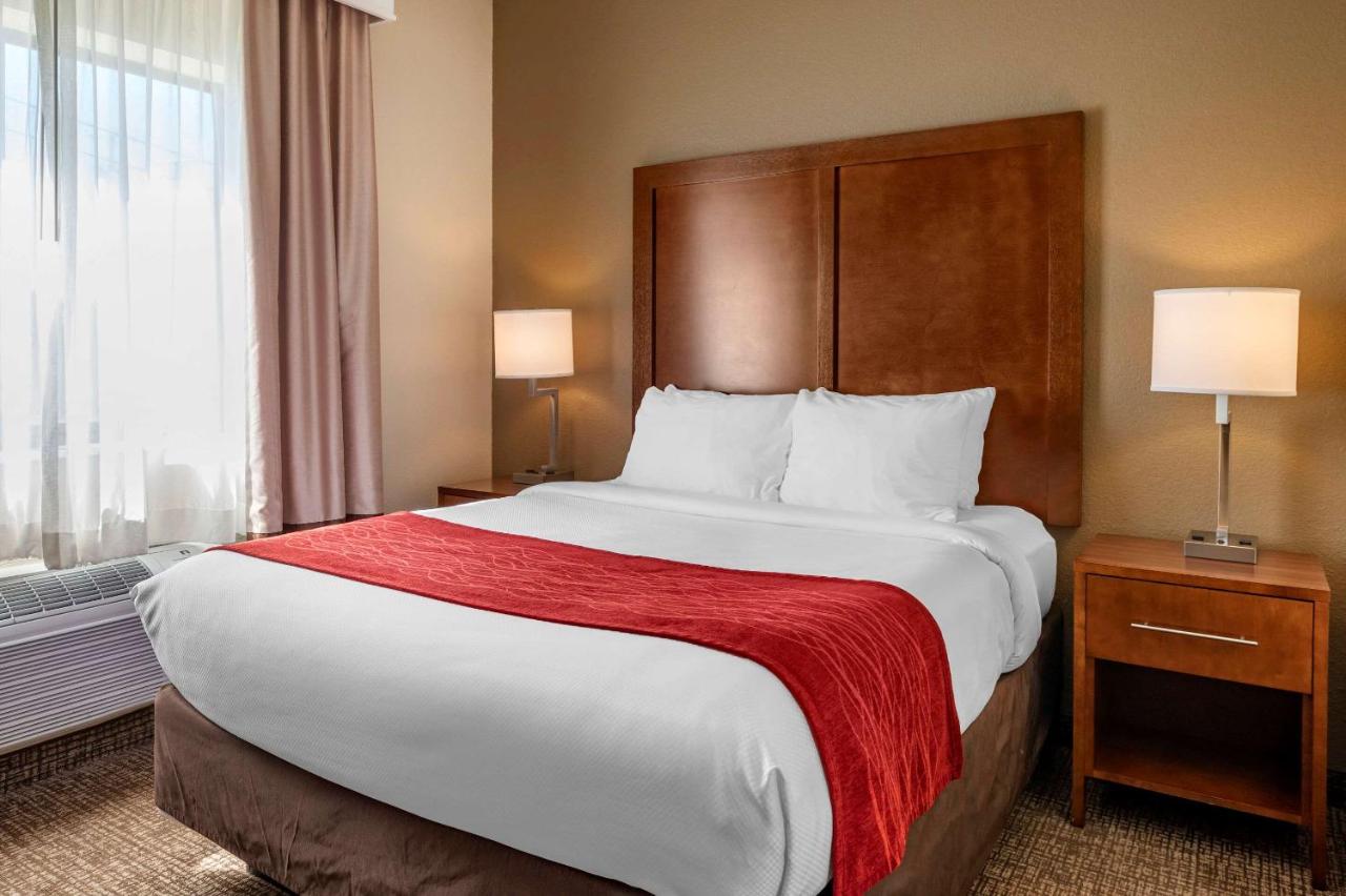 | Comfort Inn La Porte