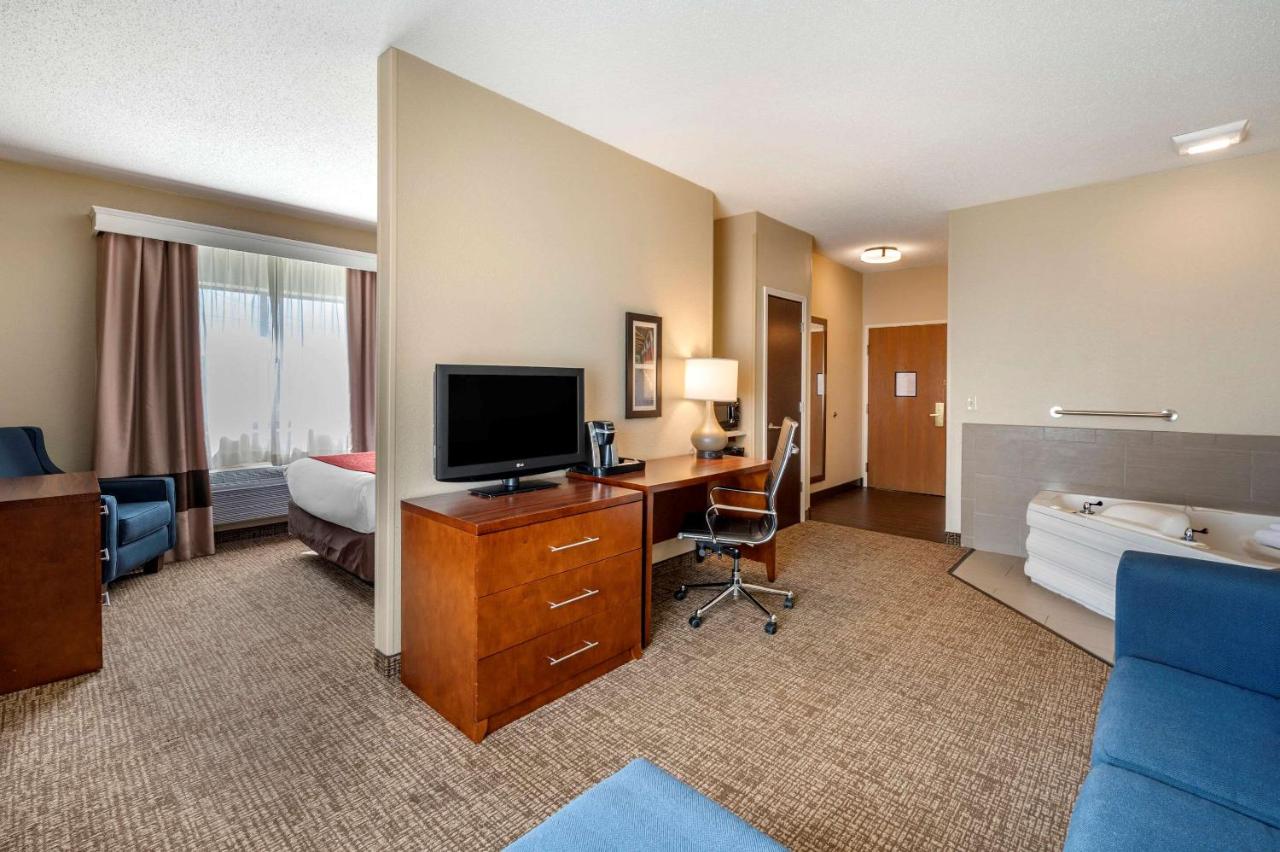 | Comfort Inn La Porte