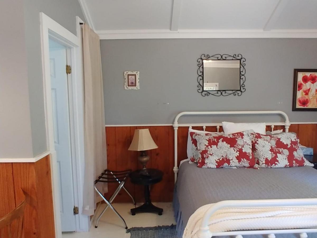 | 3 Sisters Cottages