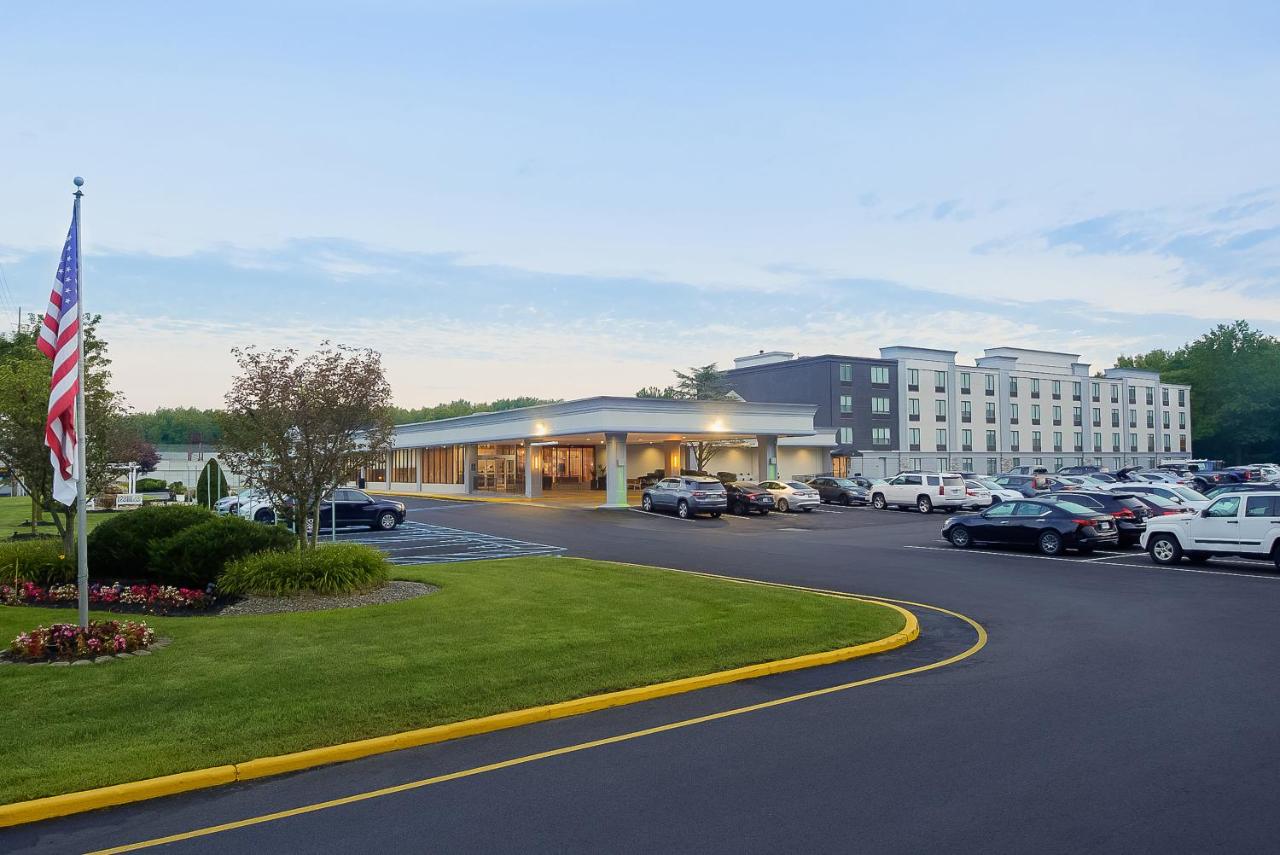 | Holiday Inn East Windsor, an IHG Hotel