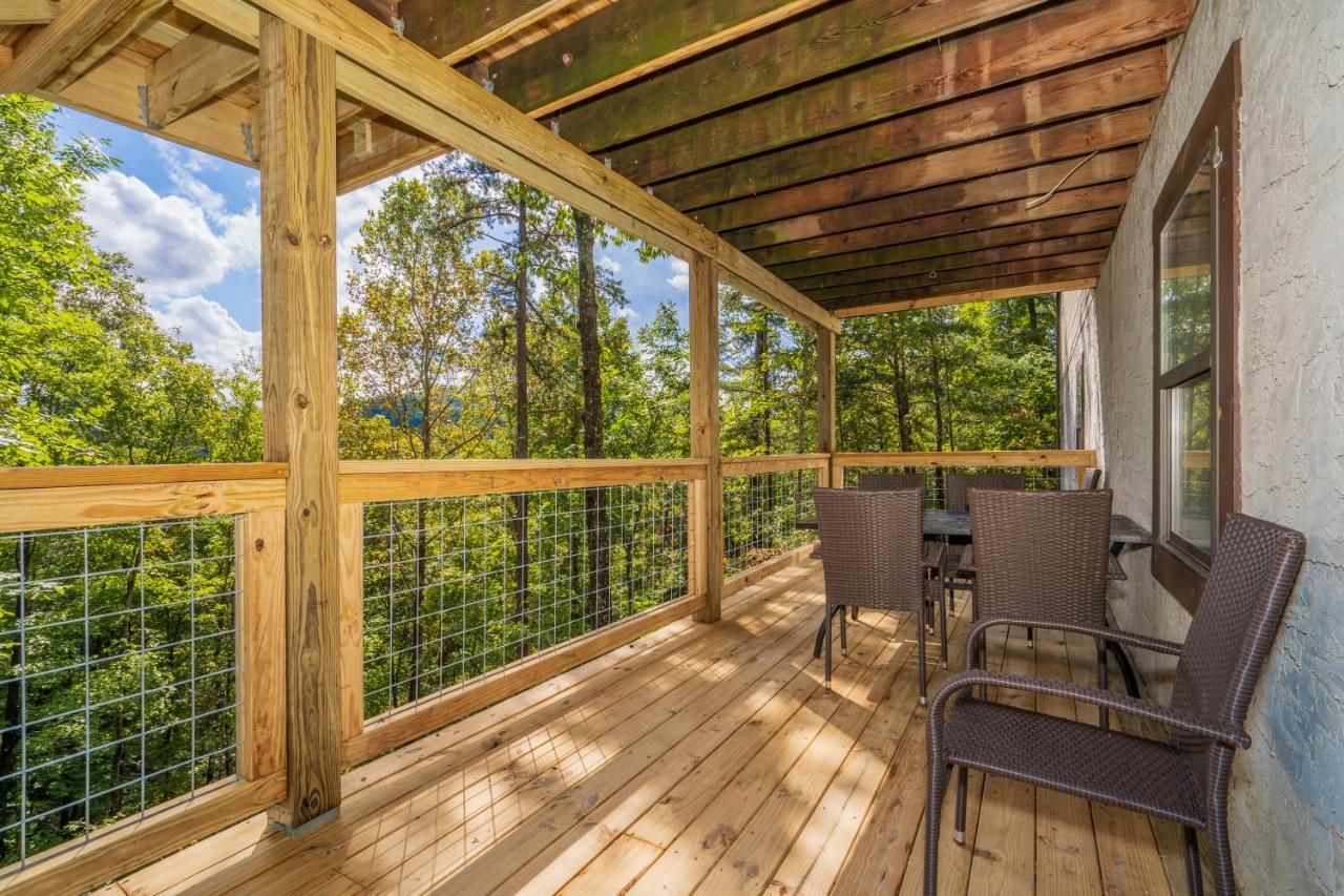 | Pigeon Forge Escape