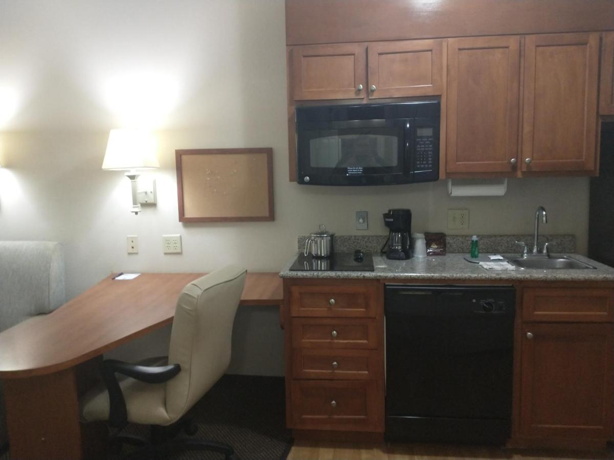 King Suite - Accessible/Non Smoking at MainStay Suites Denham Springs - Baton Rouge East
