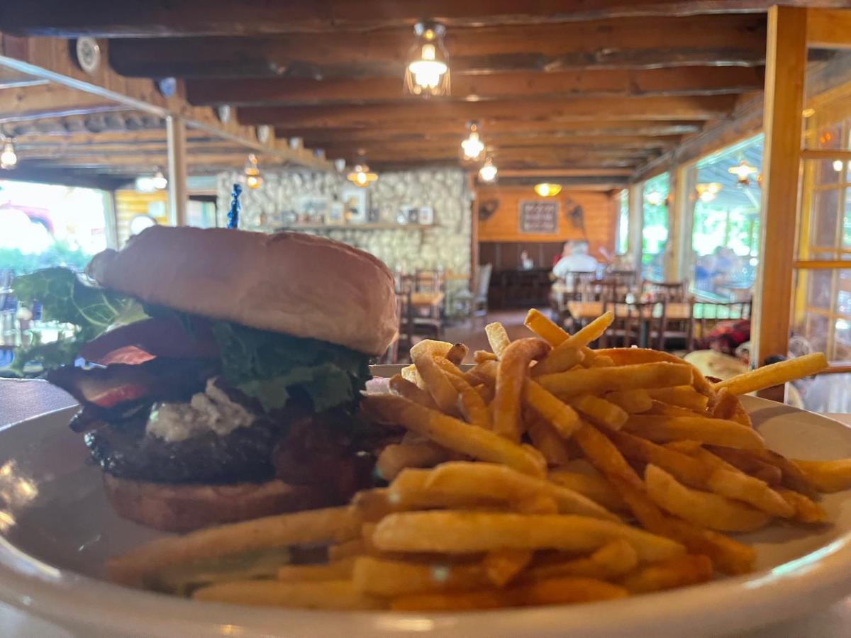 | Silver Fork Lodge & Restaurant