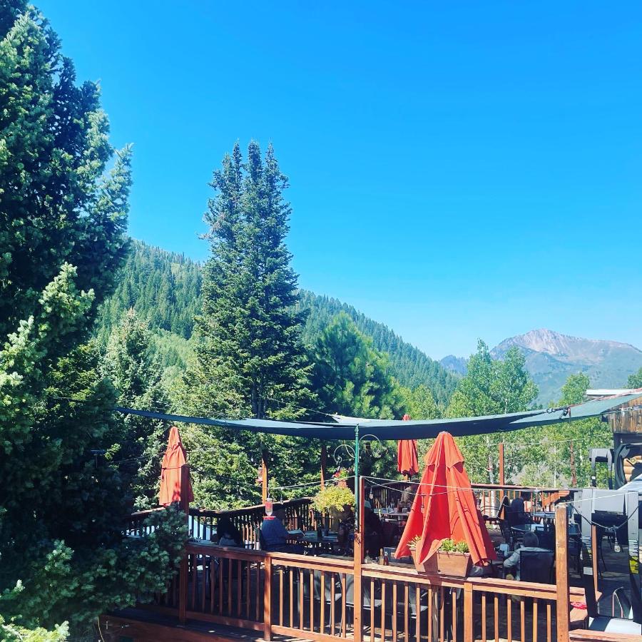 | Silver Fork Lodge & Restaurant