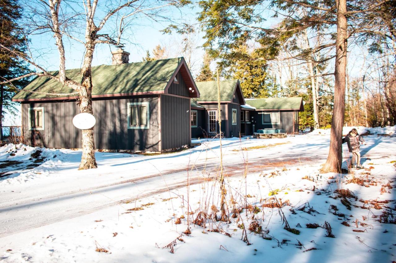 | Au Train Island View Lodge