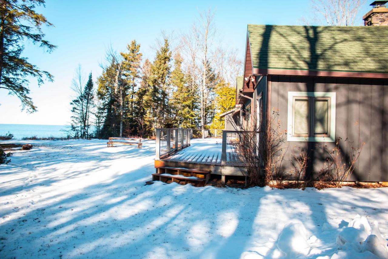 | Au Train Island View Lodge