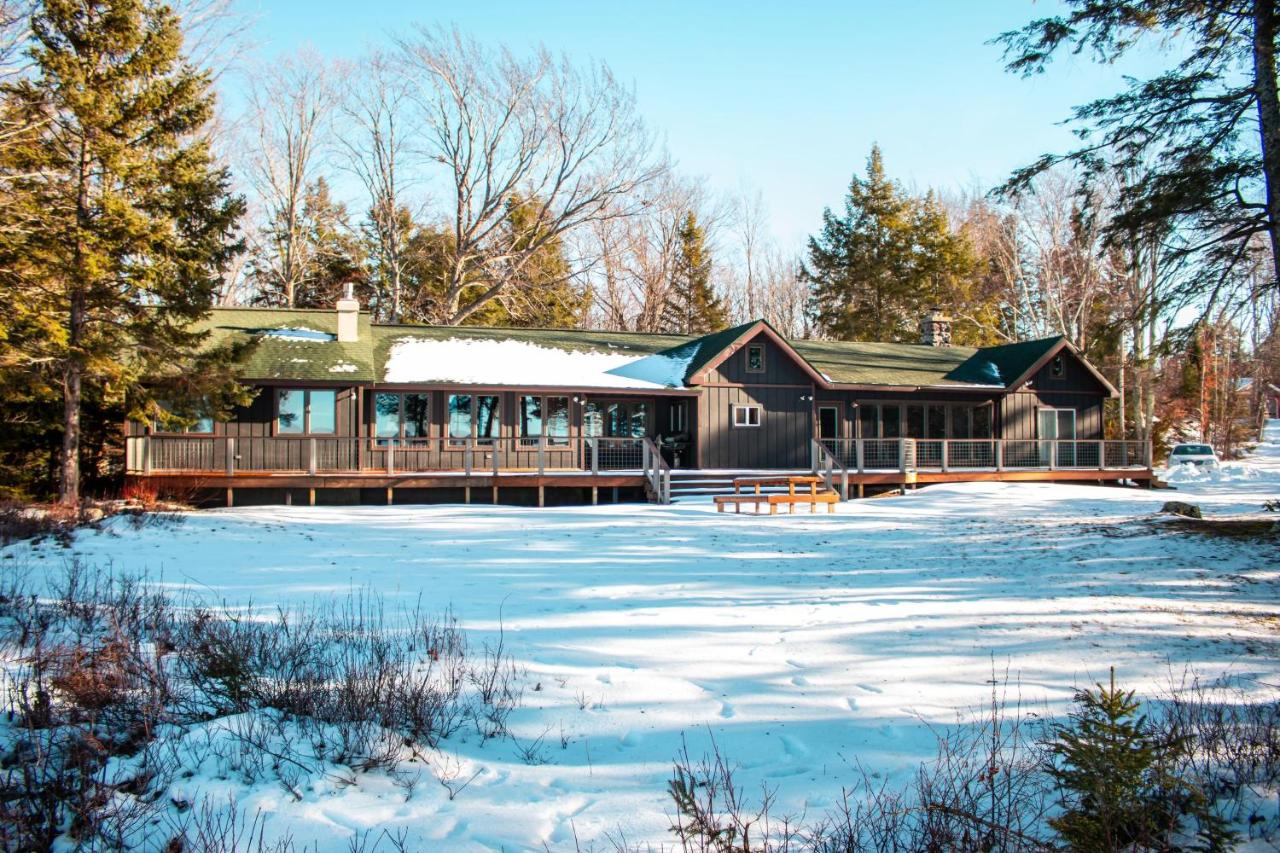 | Au Train Island View Lodge
