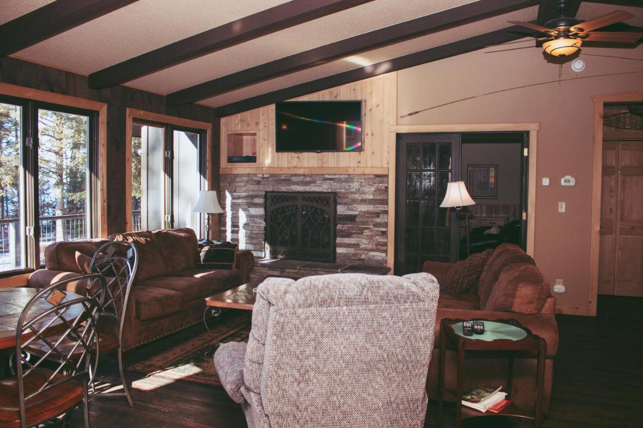 | Au Train Island View Lodge