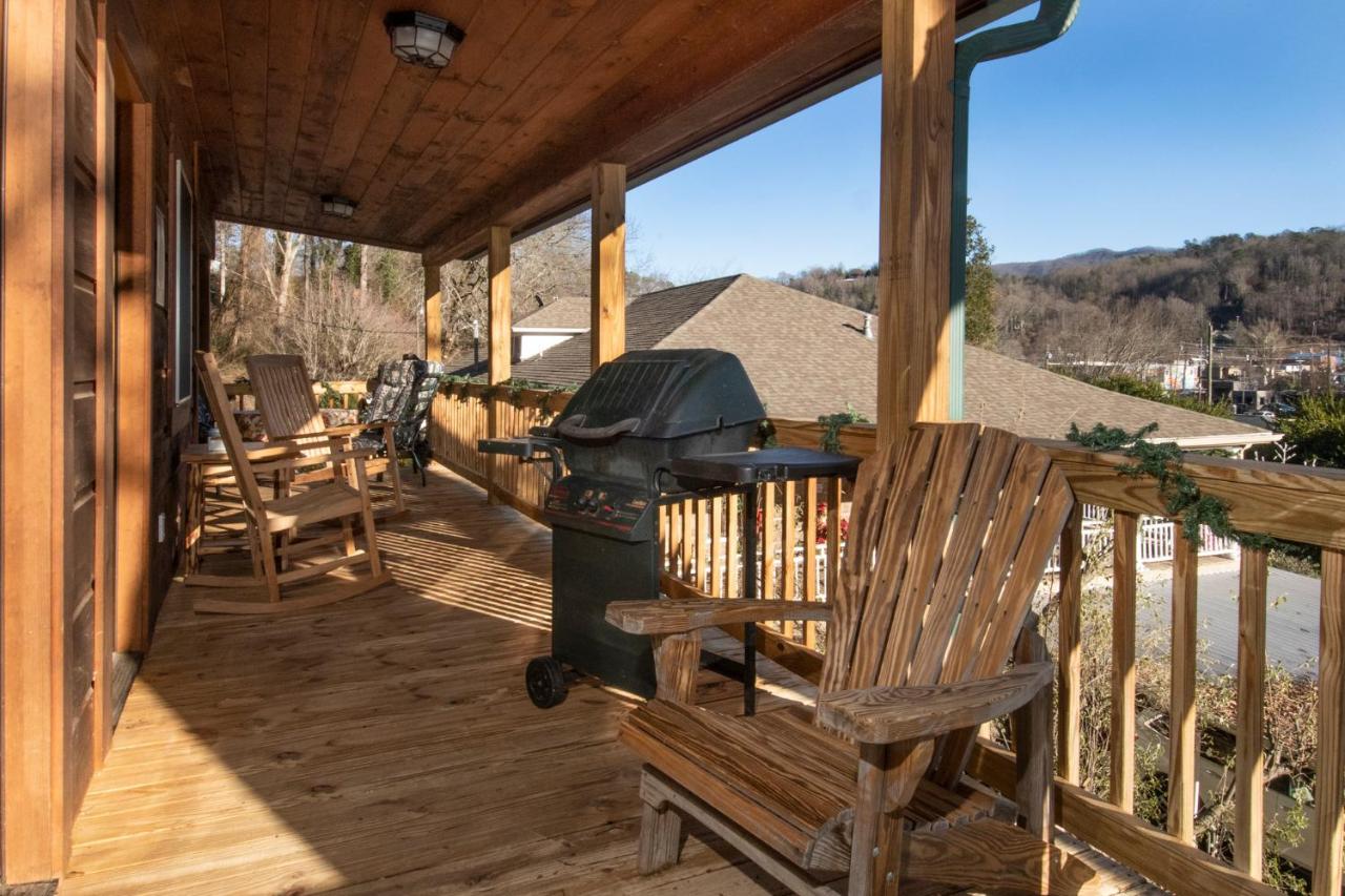 | Calhoun House Inn & Suites