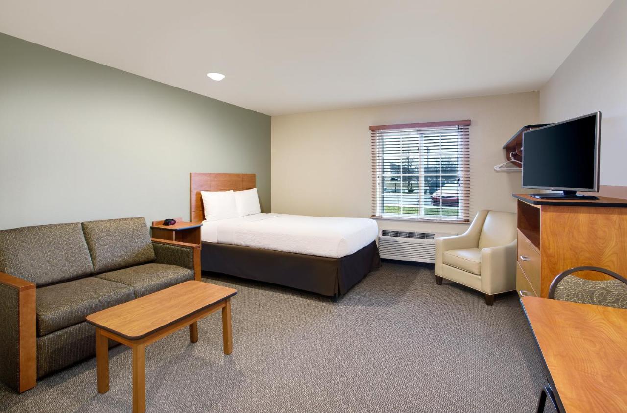 Queen Suite with Tub - Accessible/Smoking at WoodSpring Suites Manassas Battlefield Park I-66