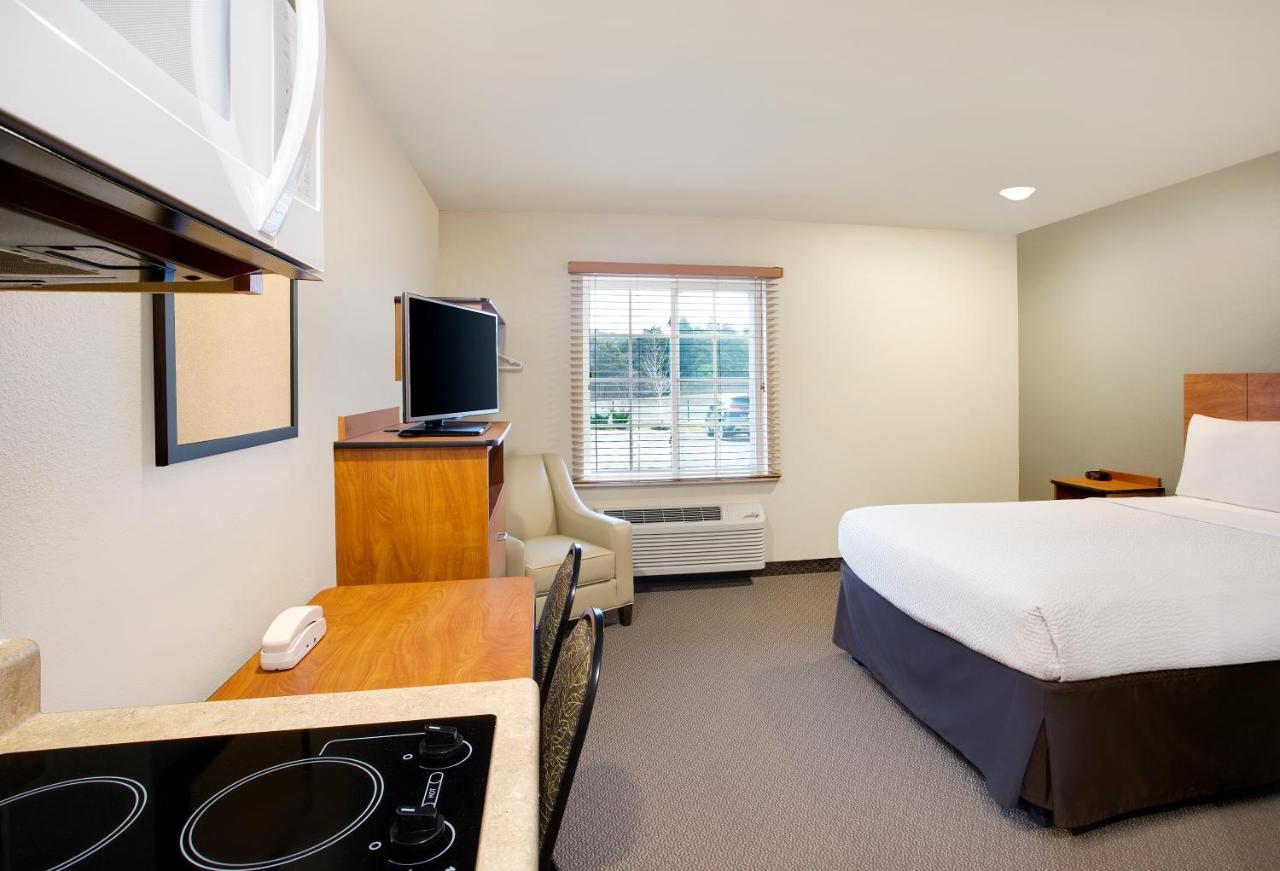 Queen Suite with Sofa - Non-Smoking at WoodSpring Suites Manassas Battlefield Park I-66