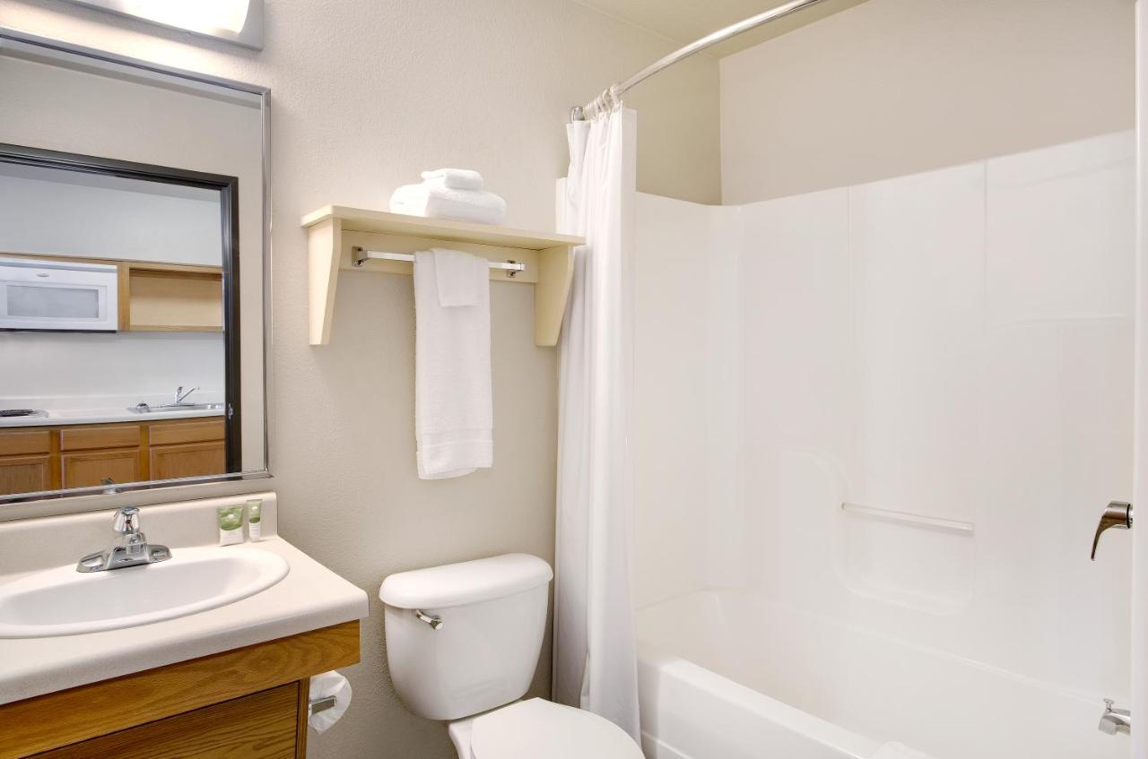 Queen Suite - Non-Smoking at WoodSpring Suites Cincinnati Fairfield
