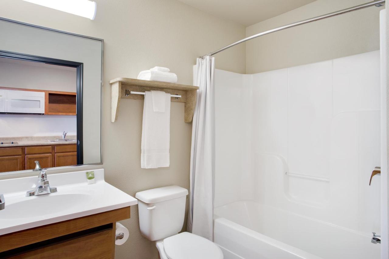 Queen Room with Tub - Disability Access/Non-Smoking at WoodSpring Suites Frederick I-70