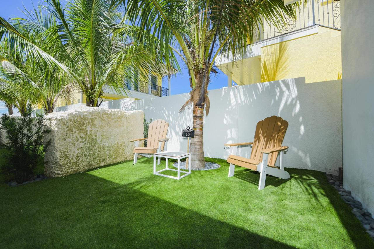 | Casey Key Resorts - Beachfront