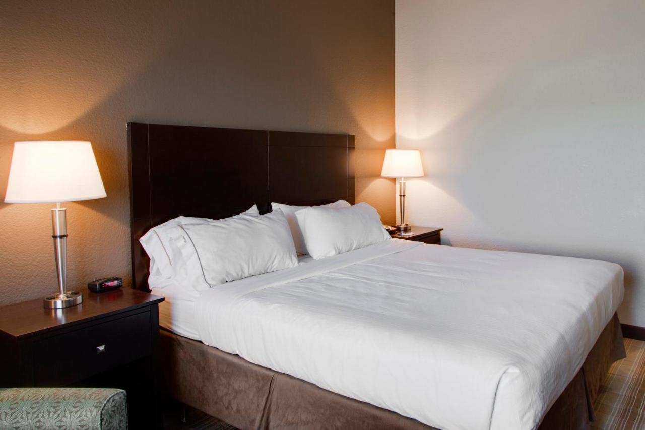King Suite - Non-Smoking at Holiday Inn Express & Suites Nevada by IHG