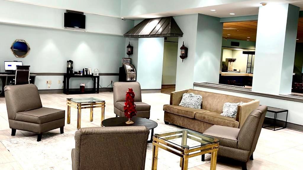 Rodeway Inn & Suites