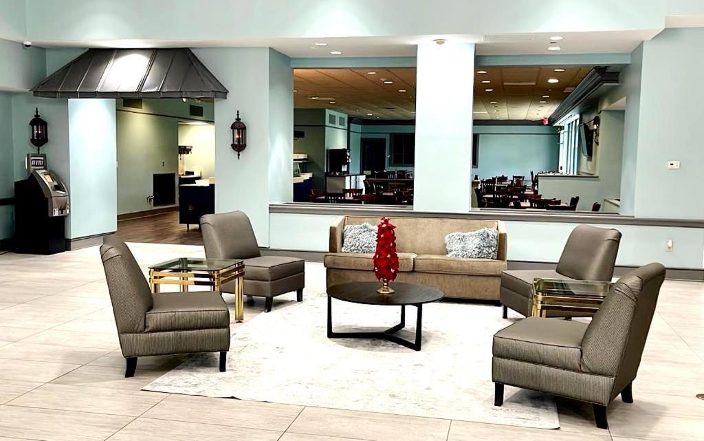Rodeway Inn & Suites