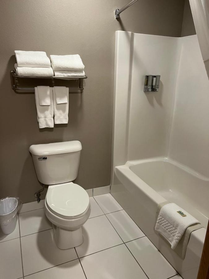 King Room at Okoboji Inn & Suites