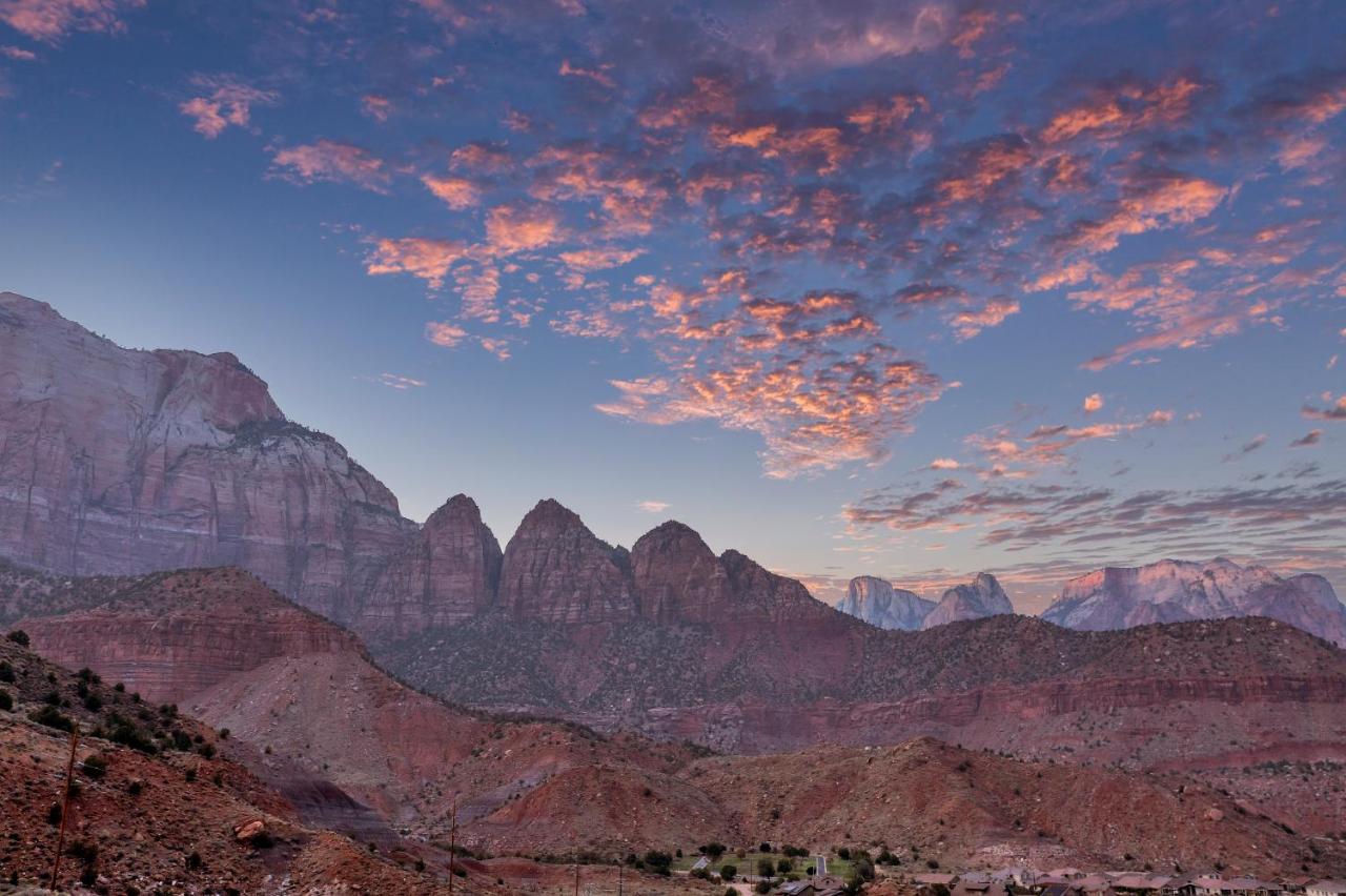 | Red Rock Inn Cottages