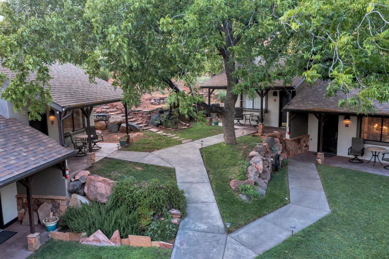 | Red Rock Inn Cottages