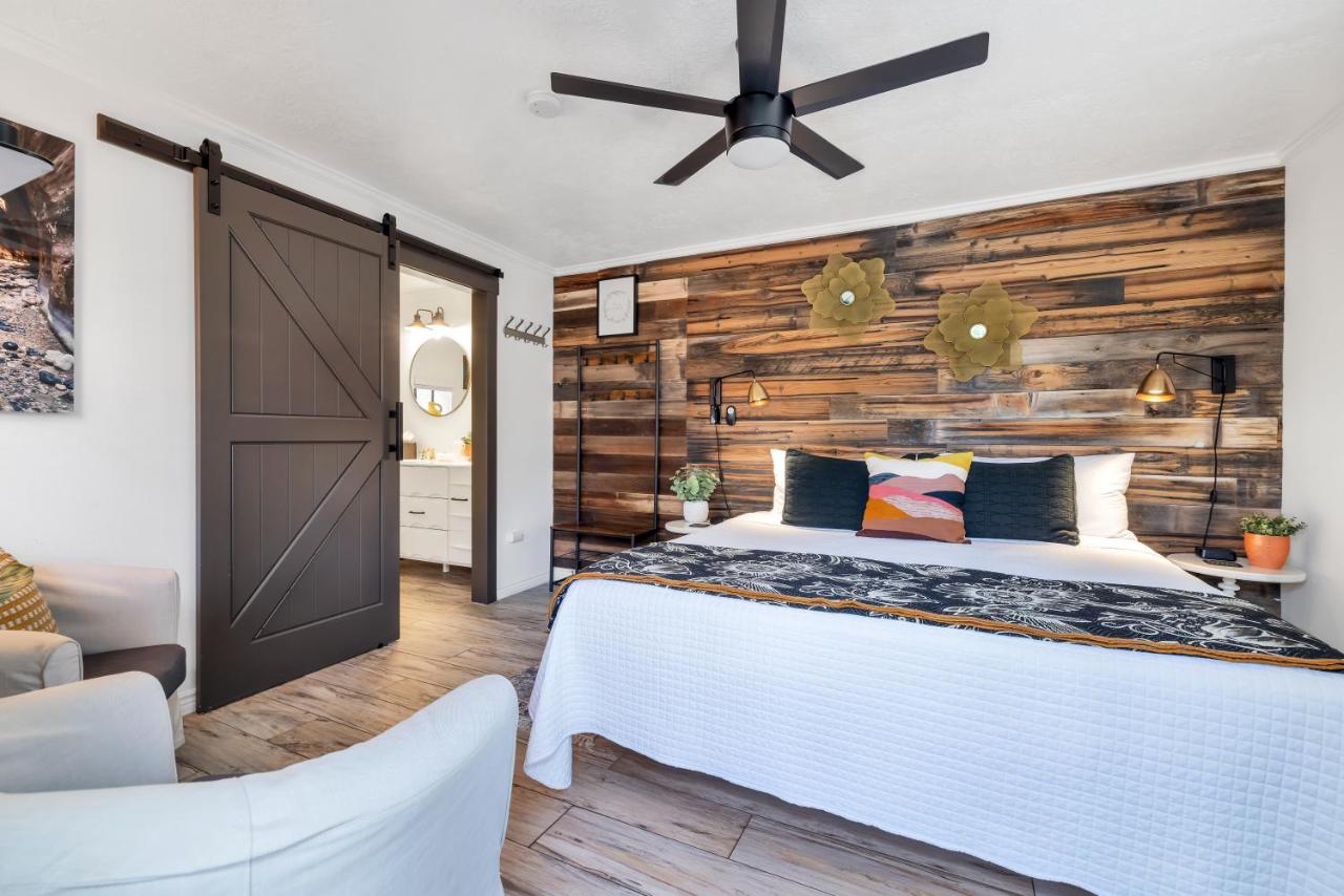 | Red Rock Inn Cottages