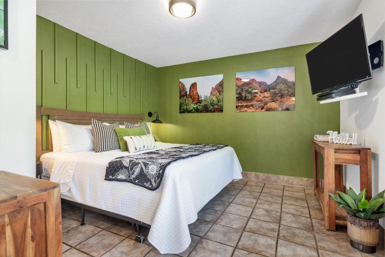 | Red Rock Inn Cottages