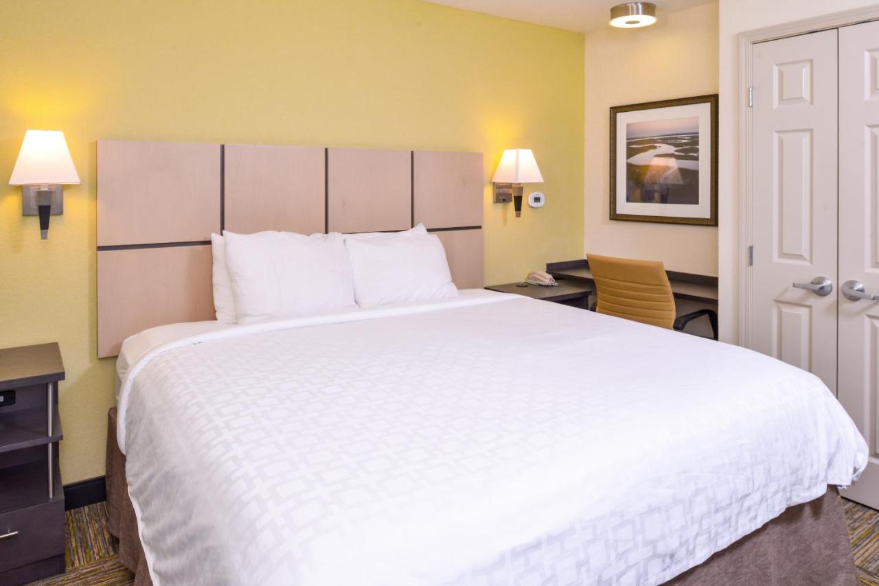 One-Bedroom Queen Suite -Non-Smoking at Candlewood Suites Plano North by IHG