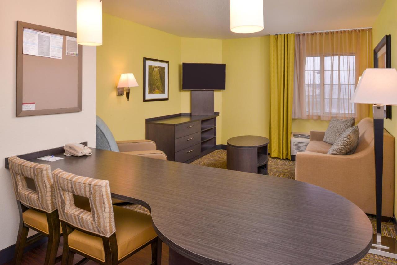 One-Bedroom King Room with Mobility Accessible Tub - Non-Smoking at Candlewood Suites Plano North by IHG