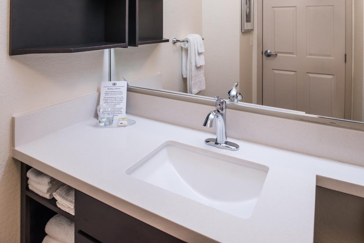 One-Bedroom King Room with Mobility Accessible Tub - Non-Smoking at Candlewood Suites Plano North by IHG