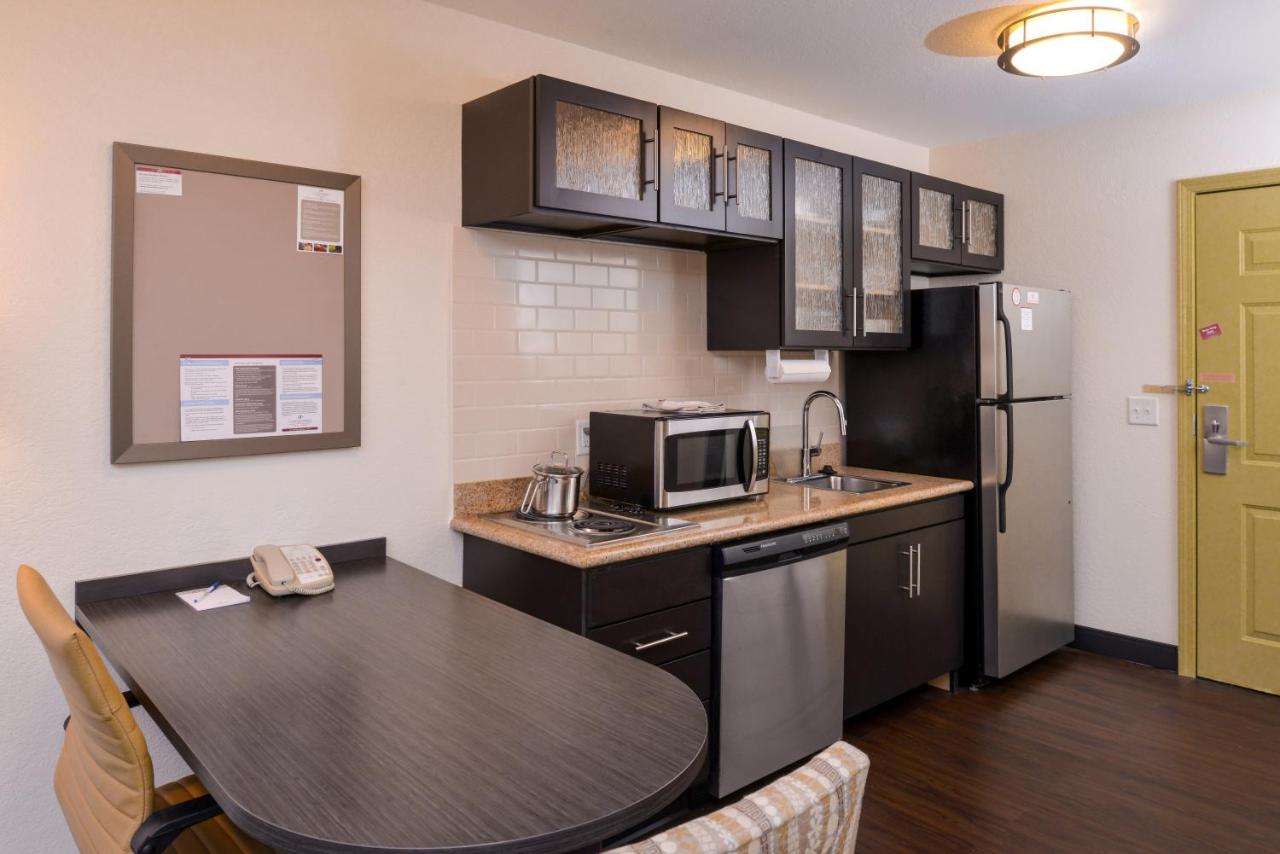Queen Studio Suite with Batch Tub - Mobility Accessible - Non-Smoking at Candlewood Suites Plano North by IHG